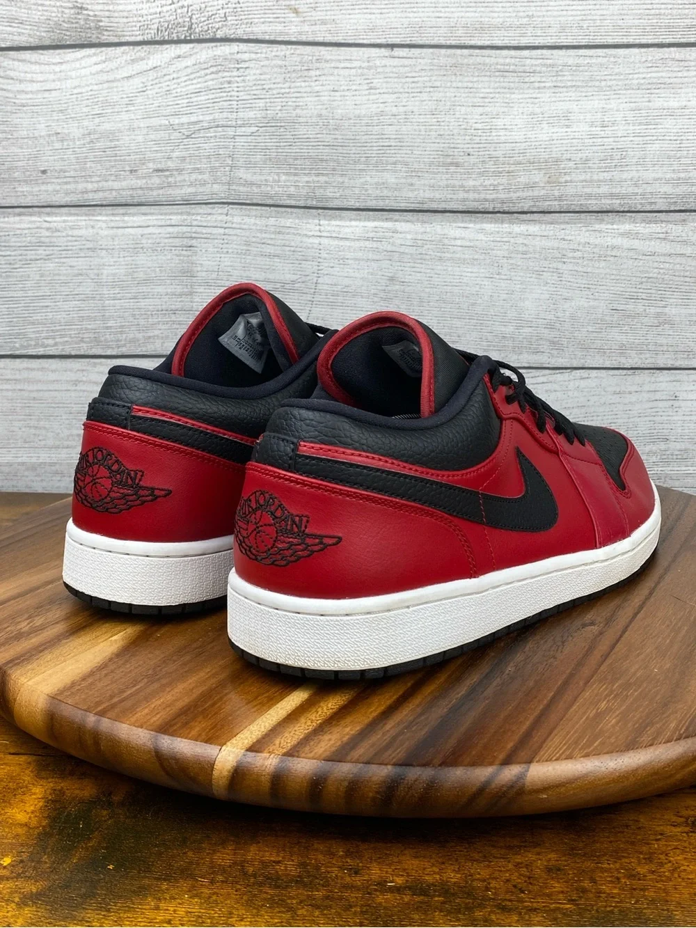 Nike Air Jordan 1 Low Reverse Bred Pebbled Swoosh Shoes 553558-605 Men’s Size 13